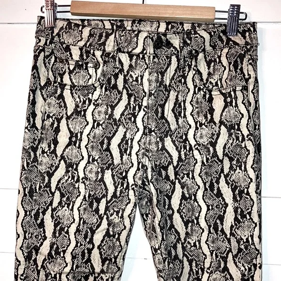 NWOT Snakeskin Print Wild Fable Skinny Jeggings Black & Cream Denim Size 2 - Picture 4 of 7